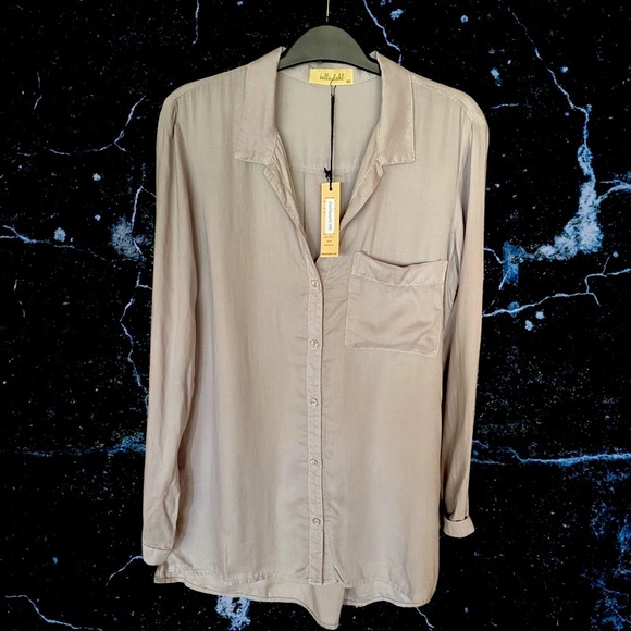 bella dahl | XS | CoolSweats | Shirt Tail Button-Up Shirt - Picture 6 of 11